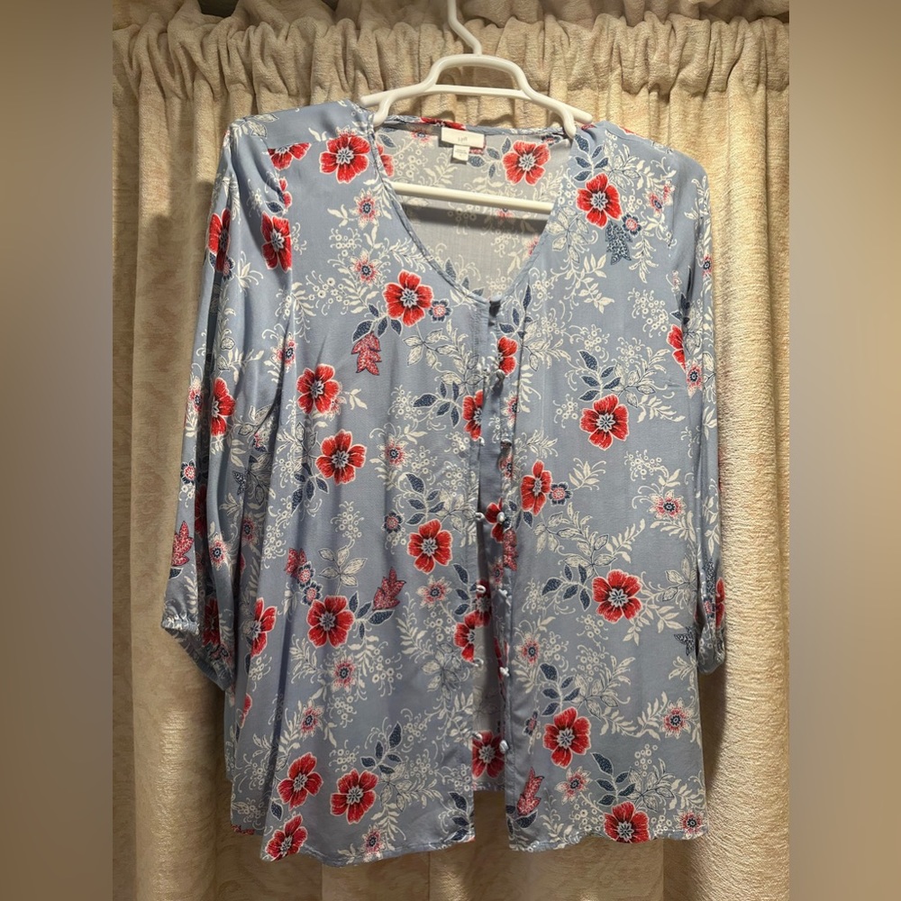 JJill beautiful no tear stain spring type blouse